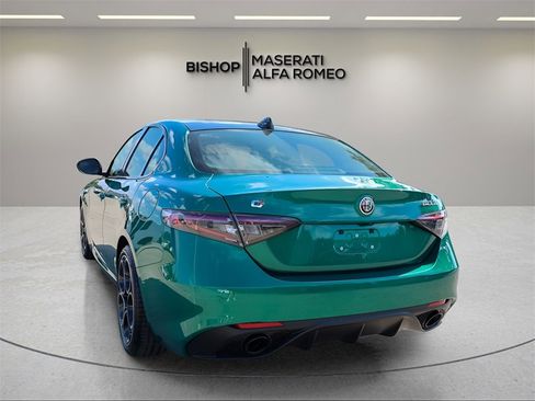 New 2025 Alfa Romeo Giulia image 5