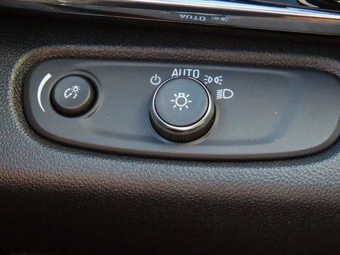 New 2025 Buick Envista Avenir image 25