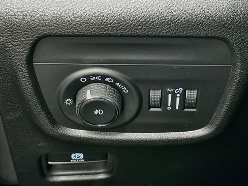 Used 2023 Jeep Grand Cherokee L Limited AWD/4WD image 17