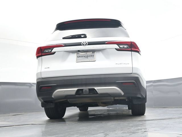 Used 2024 Toyota Grand Highlander AWD image 36
