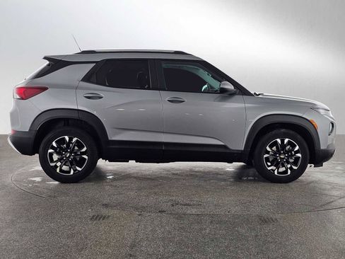 Used 2023 Chevrolet TrailBlazer LT w/ Convenience Package image 2