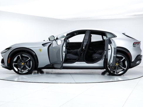Used 2024 Ferrari Purosangue AWD/4WD image 7