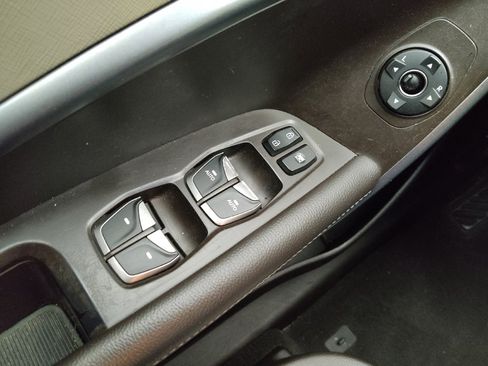 Used 2018 Hyundai Santa Fe Sport w/ 2.4L Value Package 02 FWD image 27