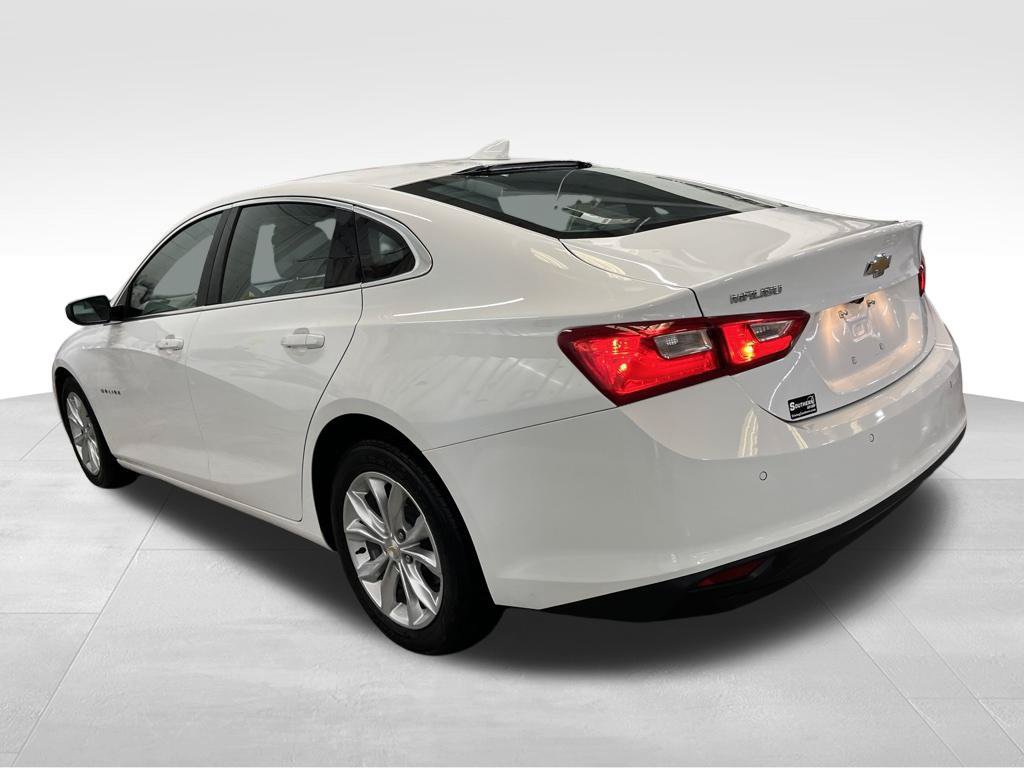 Used 2025 Chevrolet Malibu LT FWD image 3