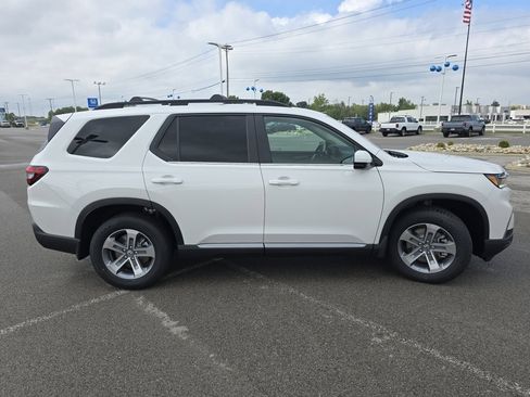 New 2025 Honda Pilot EX-L image 16
