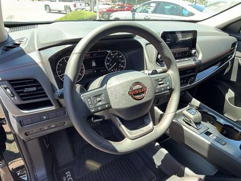 New 2026 Nissan Rogue SV AWD/4WD image 31