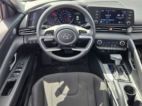 Used 2023 Hyundai Elantra SEL w/ Cargo Package image 13