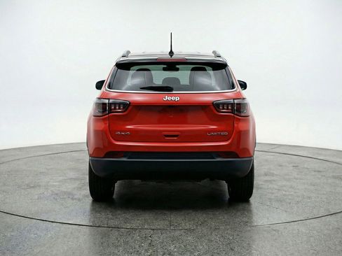 Used 2025 Jeep Compass Trailhawk image 7