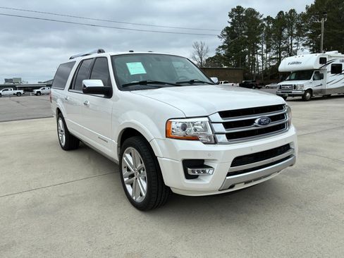 Used 2017 Ford Expedition EL Platinum image 4