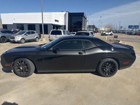 Used 2017 Dodge Challenger R/T w/ Quick Order Package 28P T/A image 8