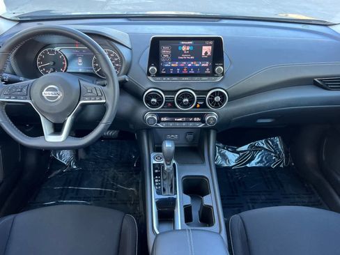 Used 2021 Nissan Sentra SV image 4