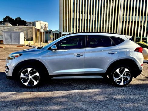 Used 2018 Hyundai Tucson Value w/ Cargo Package image 15