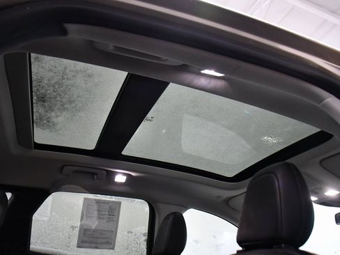 Used 2021 Ford Escape Titanium w/ Titanium Elite Package image 17