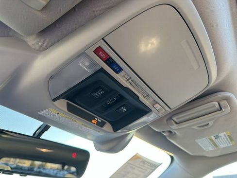 Used 2019 Subaru Forester Premium w/ All-Weather Package image 17