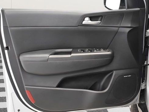 Used 2017 Kia Sportage EX w/ EX Technology Package image 22