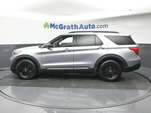 Used 2020 Ford Explorer XLT w/ Equipment Group 202A AWD/4WD image 22