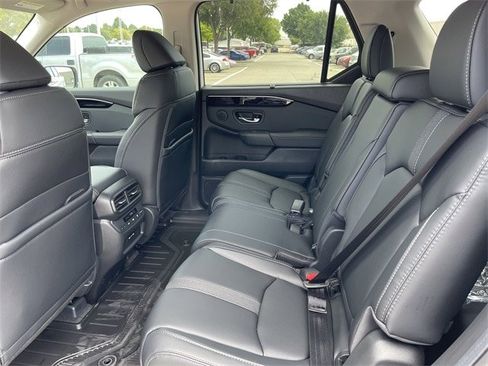 New 2025 Honda Pilot Touring image 27