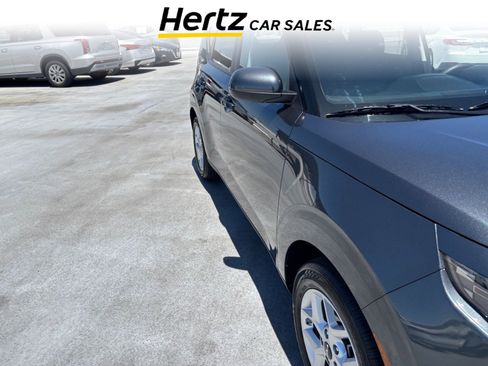 Used 2025 Kia Soul LX w/ LX Technology Package FWD image 1
