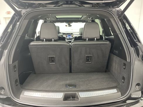 Used 2023 Cadillac XT6 Sport w/ Technology Package image 34