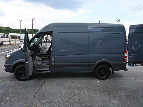 Used 2018 Mercedes-Benz Sprinter 2500 image 6
