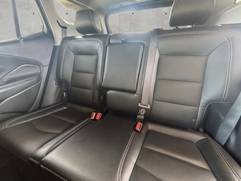 Certified 2024 GMC Terrain SLT image 27