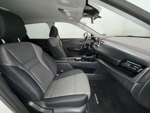 Used 2021 Nissan Rogue SV image 17