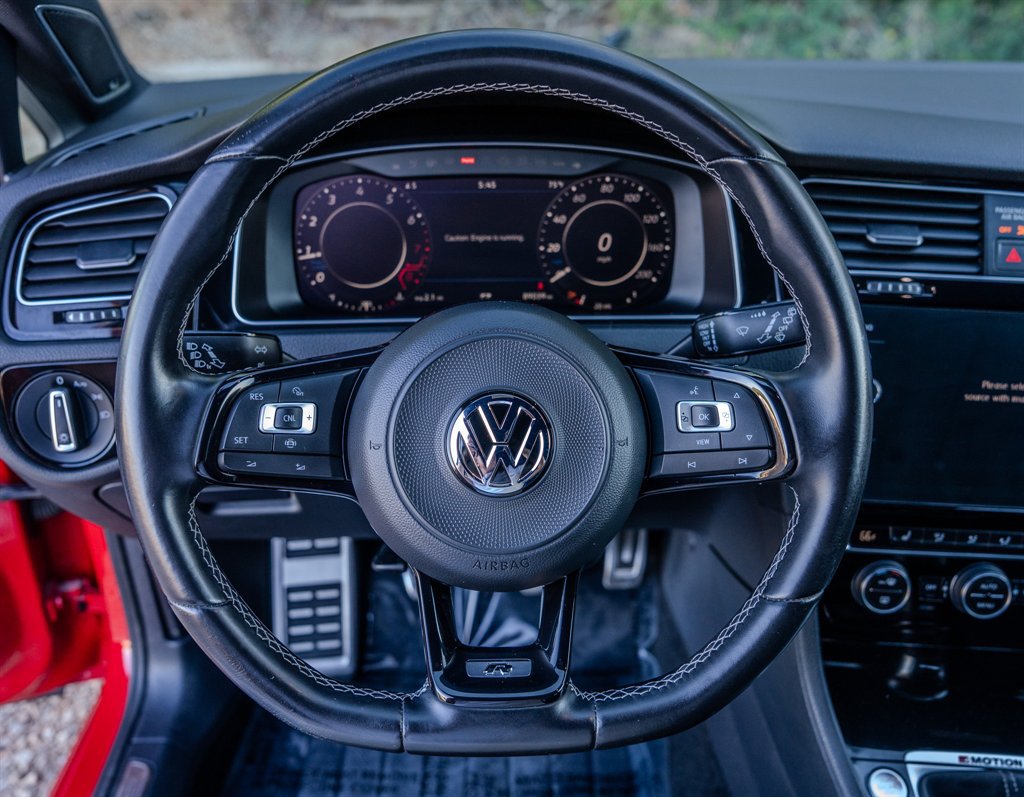 Used 2019 Volkswagen Golf R 4-Door AWD/4WD image 15