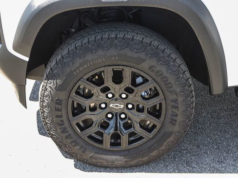 Used 2024 Chevrolet Colorado Trail Boss w/ Technology Package image 5