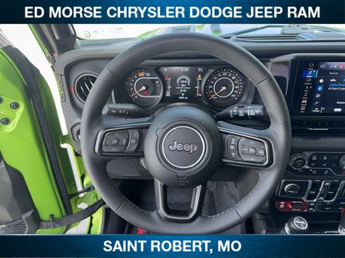 Used 2025 Jeep Wrangler Unlimited Rubicon AWD/4WD image 25
