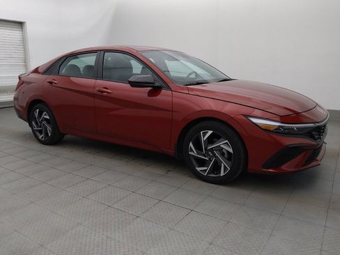 Used 2025 Hyundai Elantra Sport FWD image 11