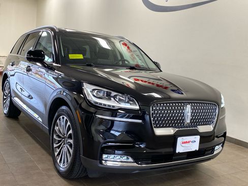Used 2023 Lincoln Aviator Reserve w/ Equipment Group 201A image 2