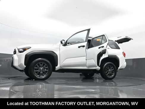 Used 2025 Toyota 4Runner SR5 image 32