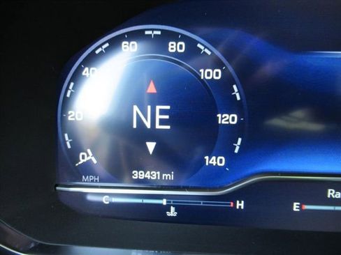 Used 2024 Chevrolet Tahoe Z71 w/ Luxury Package image 27