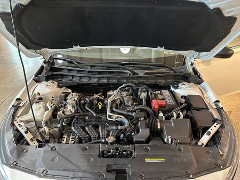 Used 2025 Nissan Altima 2.5 SV FWD image 26
