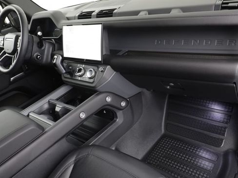 Certified 2026 Land Rover Defender 110 X-Dynamic SE AWD/4WD image 21