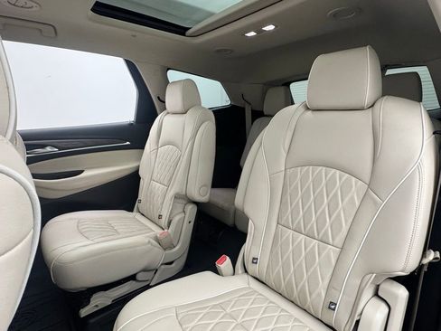 Used 2022 Buick Enclave Avenir w/ Avenir Technology Package AWD/4WD image 50