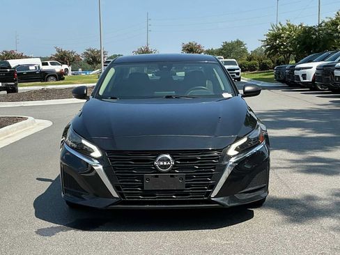 Used 2024 Nissan Altima 2.5 SV AWD/4WD image 8