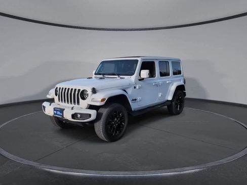 Used 2021 Jeep Wrangler Unlimited Sahara image 4