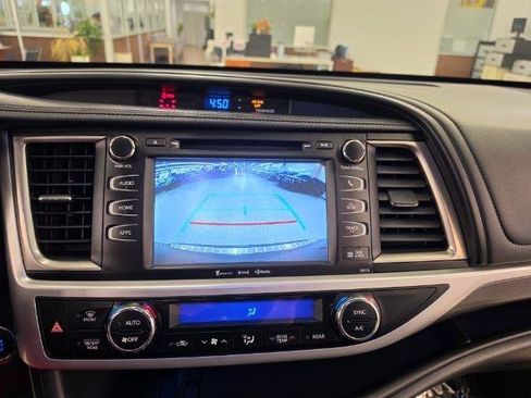Used 2017 Toyota Highlander SE AWD/4WD image 17