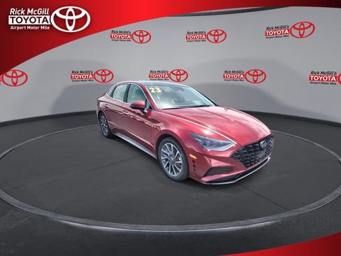 Used 2023 Hyundai Sonata Limited FWD image 2