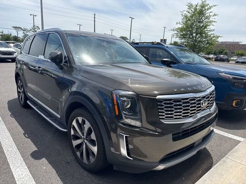 Used 2020 Kia Telluride EX w/ EX Premium Package image 3