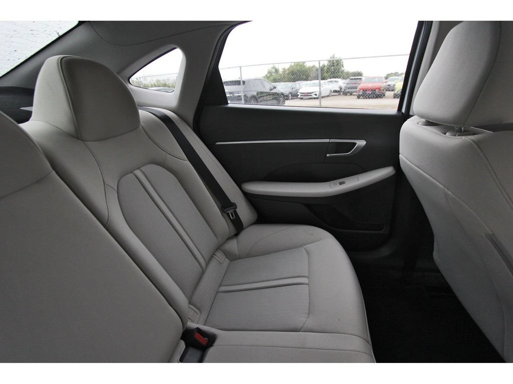 Used 2025 Hyundai Sonata SE FWD image 13
