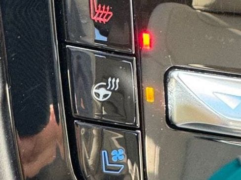 Certified 2023 Ford Explorer Platinum w/ Technology Package image 20