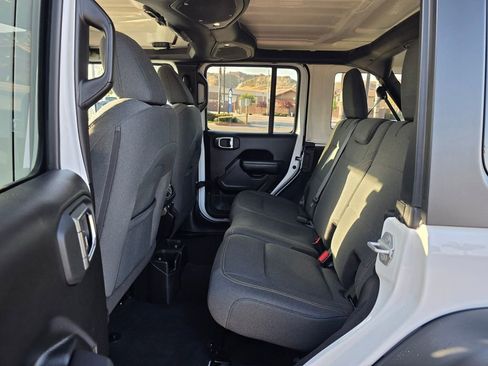 Used 2025 Jeep Wrangler Unlimited Sport AWD/4WD image 17