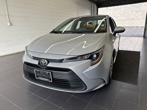 Used 2024 Toyota Corolla LE FWD image 3