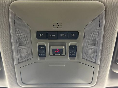 Used 2021 Toyota RAV4 Limited image 26