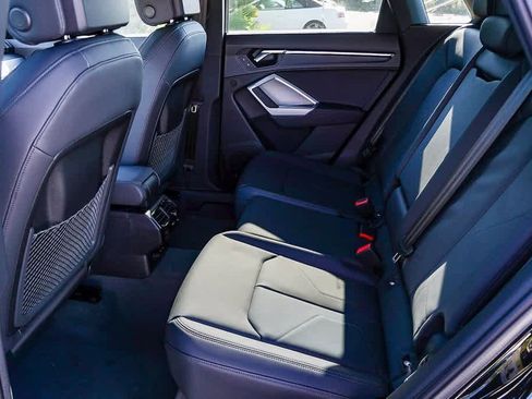 New 2025 Audi Q3 2.0T Premium image 21