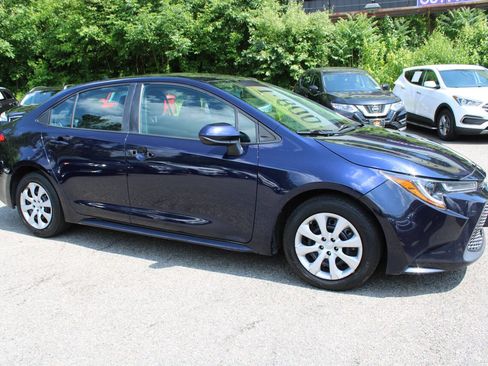 Used 2021 Toyota Corolla LE FWD image 5