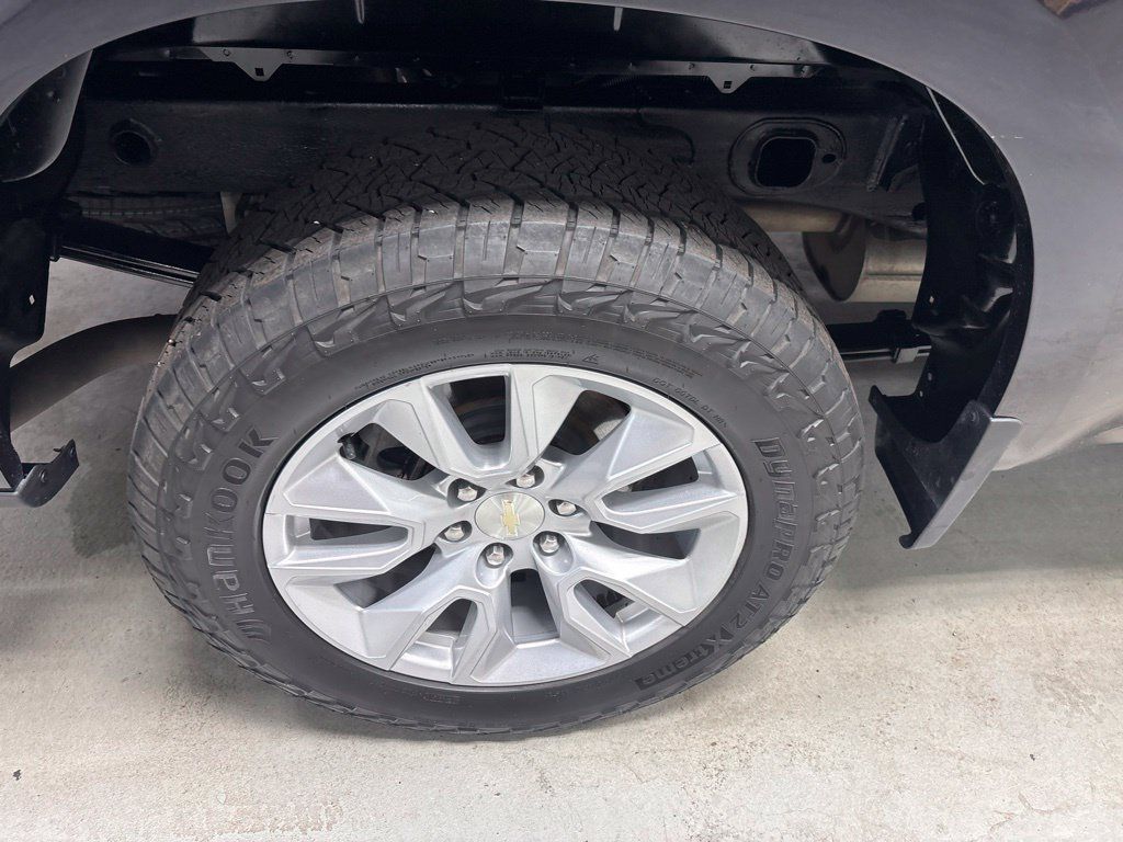Used 2022 Chevrolet Silverado 1500 W/T w/ WT Value Package AWD/4WD image 3