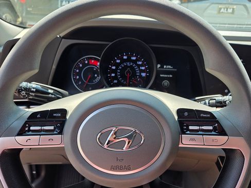 Used 2022 Hyundai Elantra SEL FWD image 22